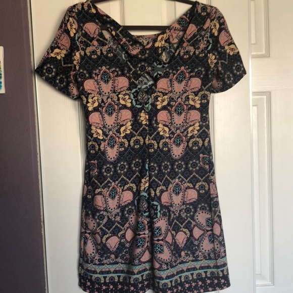 Patterned Body-con Dress - Picture 2 of 2